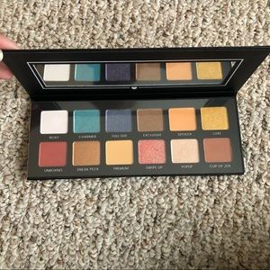 Boxycharm “hello, charmer!” Eyeshadow Palette
